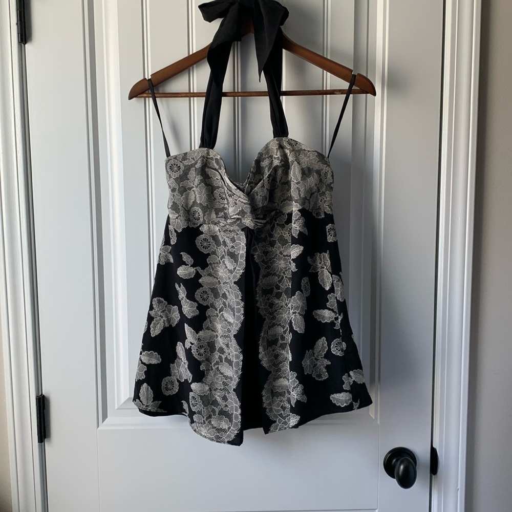 White House Black Market Halter Top sz4